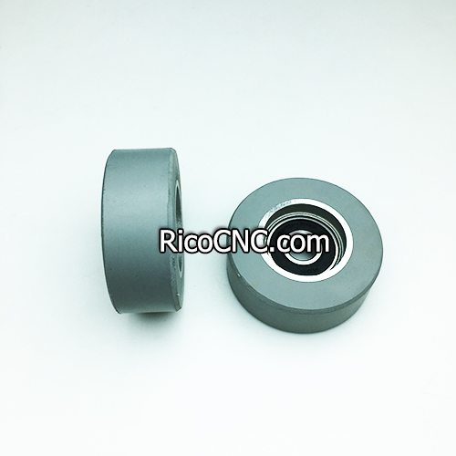 Rubber pressure roller with bearing.jpg