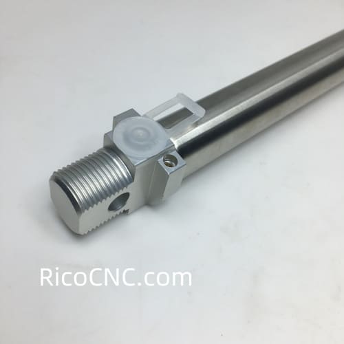 Woodworking machine parts.jpg Woodworking machine parts.jpg