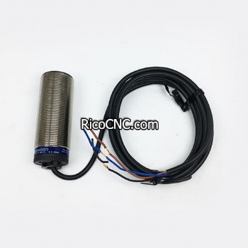 Sensor de proximidad inductivo Schneider TELEMECANIQUE XSAV12373 original